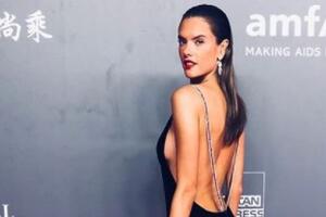 Образ дня: Алессандра Амбросио в Tommy Hilfiger