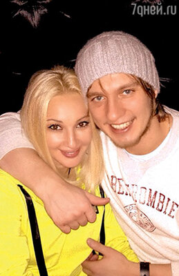 С женихом Игорем Макаровым. 2013 г.