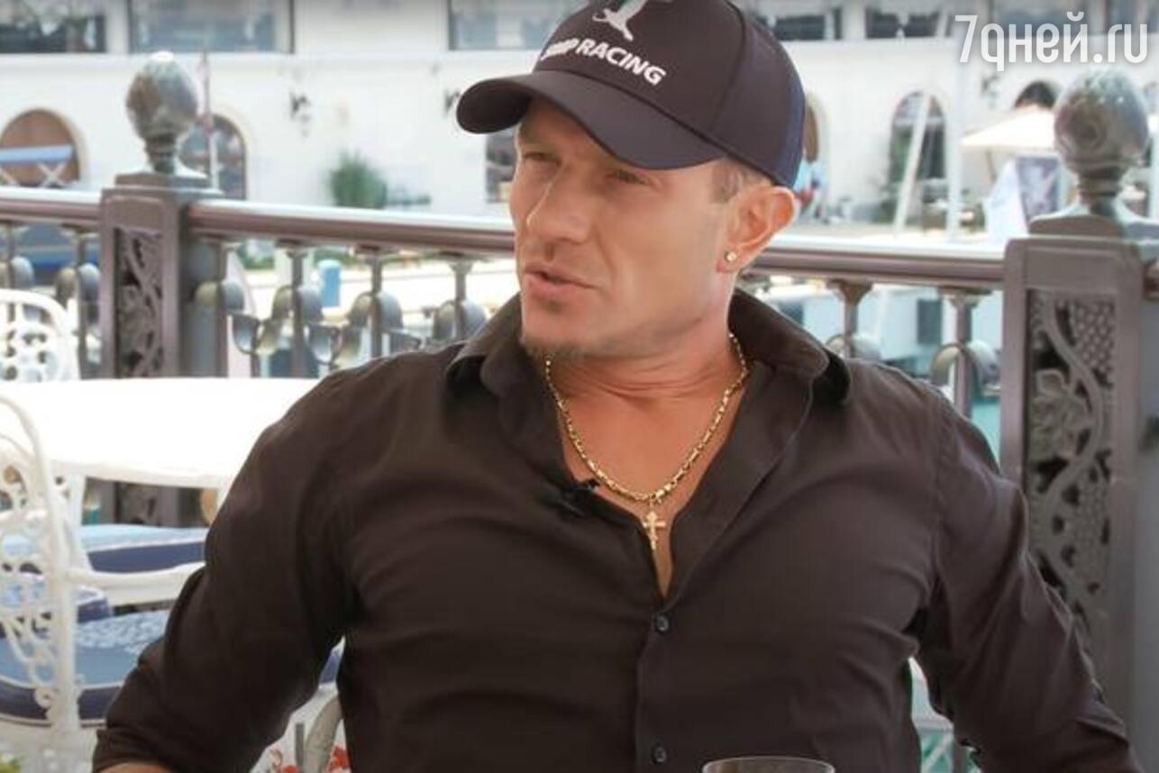 Роман Костомаров — фото