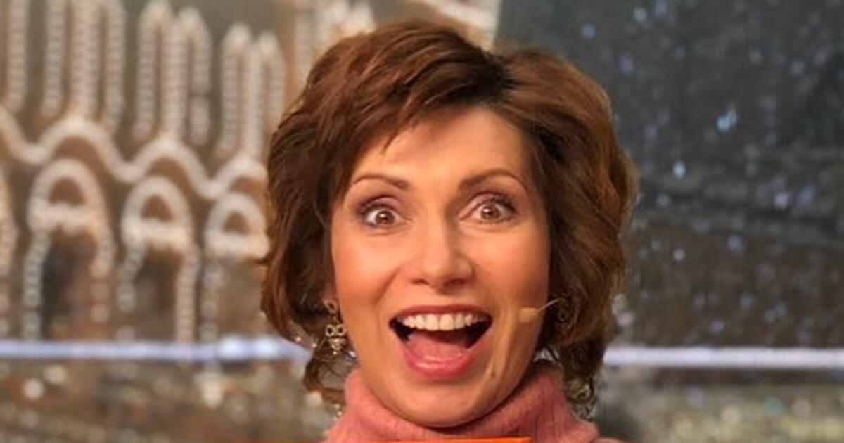 Ведущая доброго утра зейналова. Утро с зейналовой. Прическа как у зейналовой. Утро с зейналовой. Утро с зейналовой.