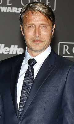   (Mads Mikkelsen)